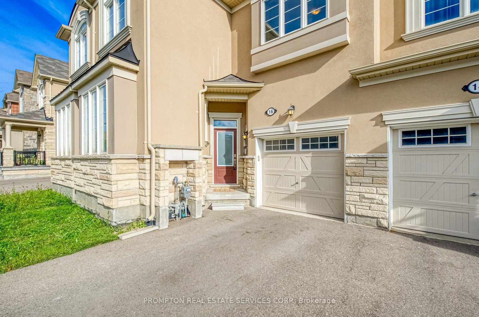16 Ness Drive • Richmond Hill, ON photo 4