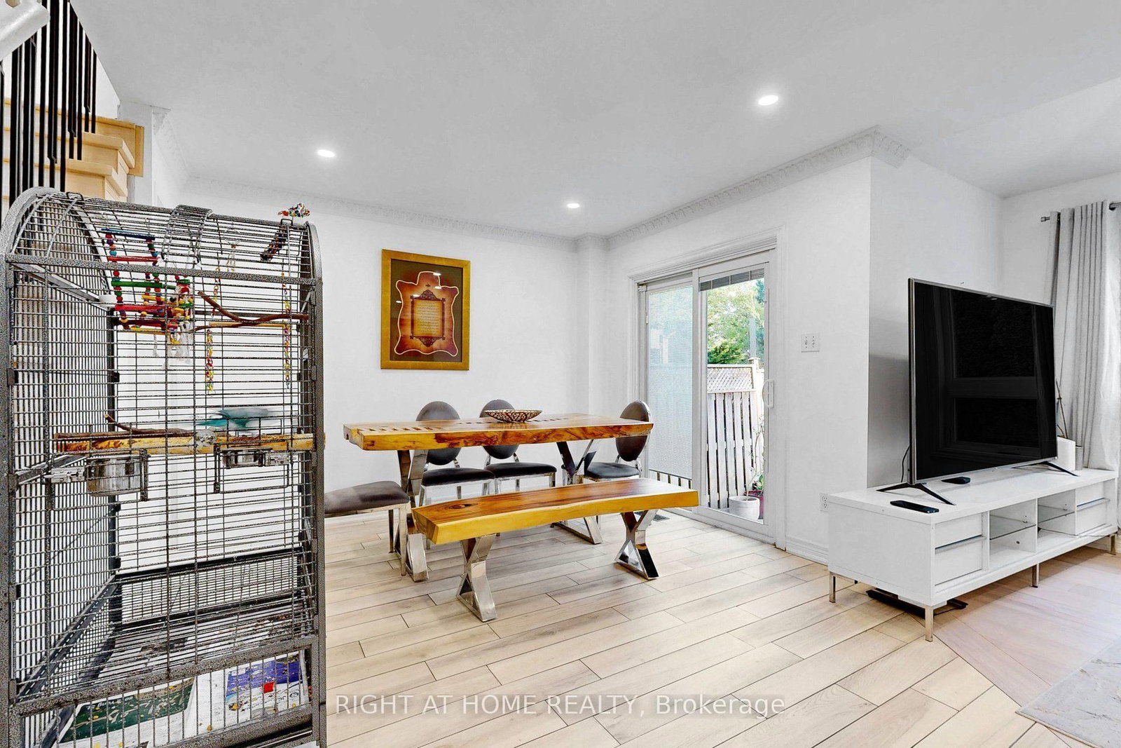 262 Wildberry Crescent • Vaughan, ON photo 5