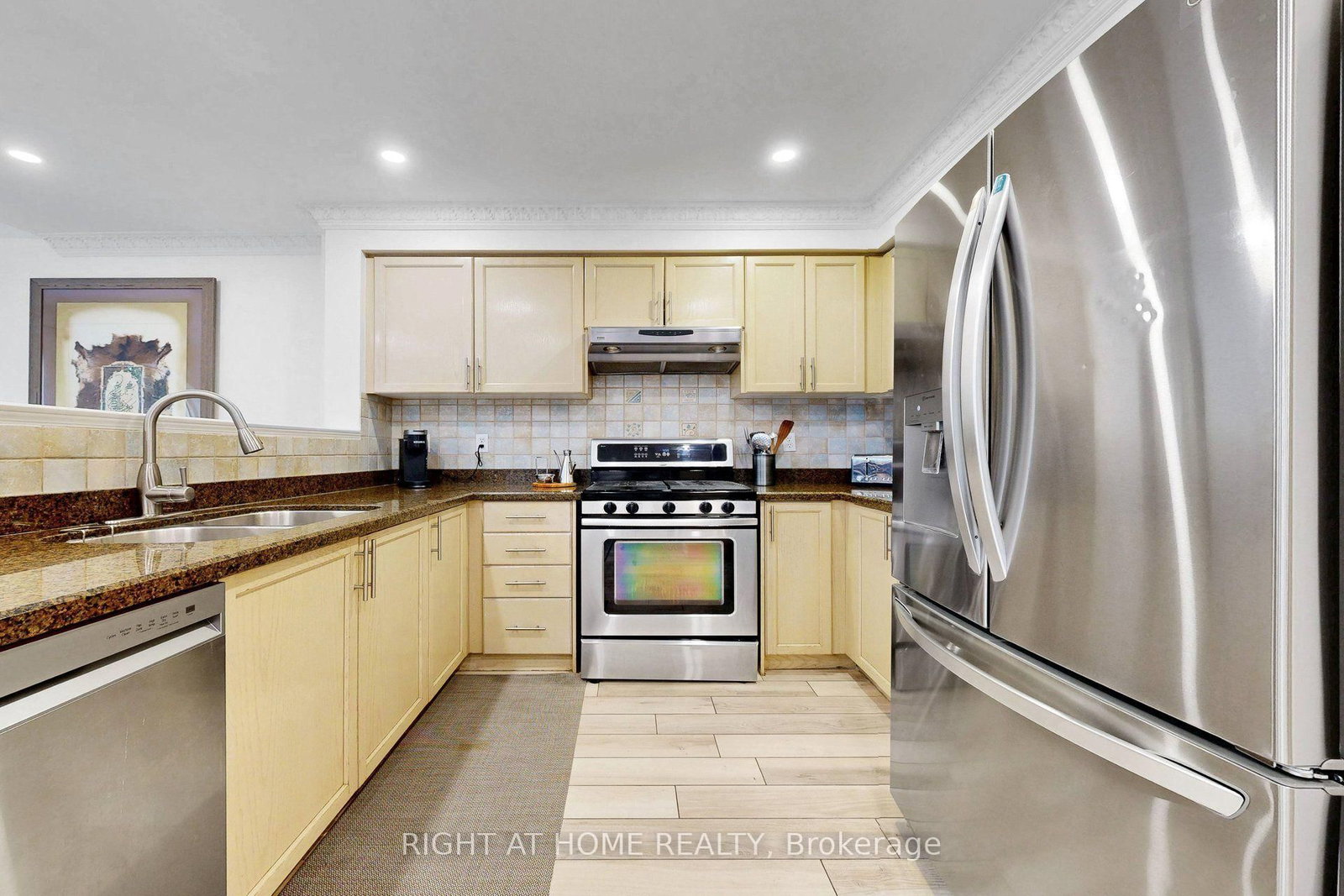 262 Wildberry Crescent • Vaughan, ON photo 6