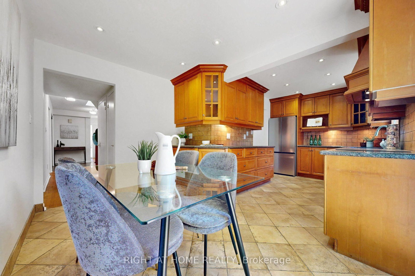 30 Abraham Avenue • Markham, ON photo 11