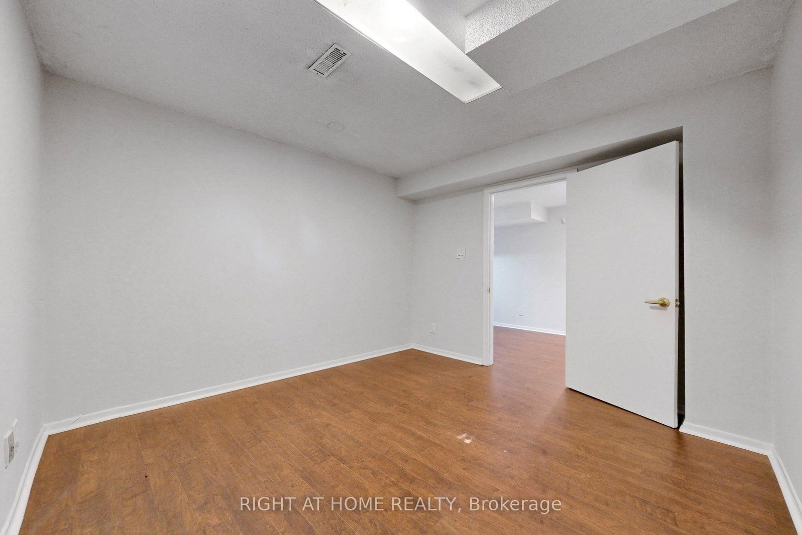 30 Abraham Avenue • Markham, ON photo 36