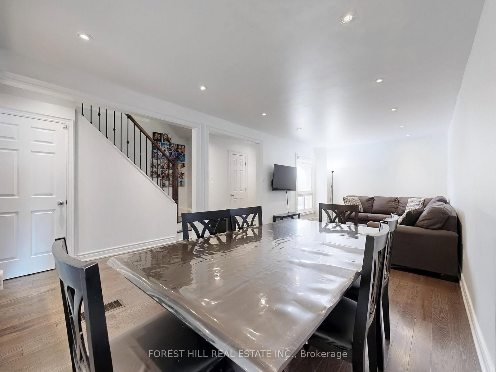 109 Spyglass Hill Road • Vaughan, ON photo 9