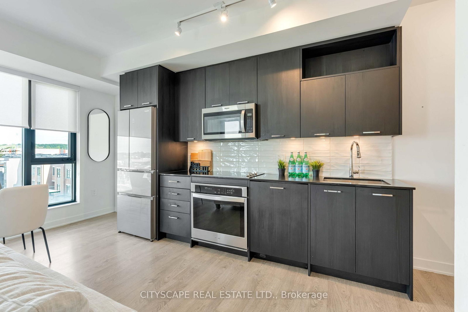 120 Eagle Rock Way • #405 • Vaughan, ON photo 8