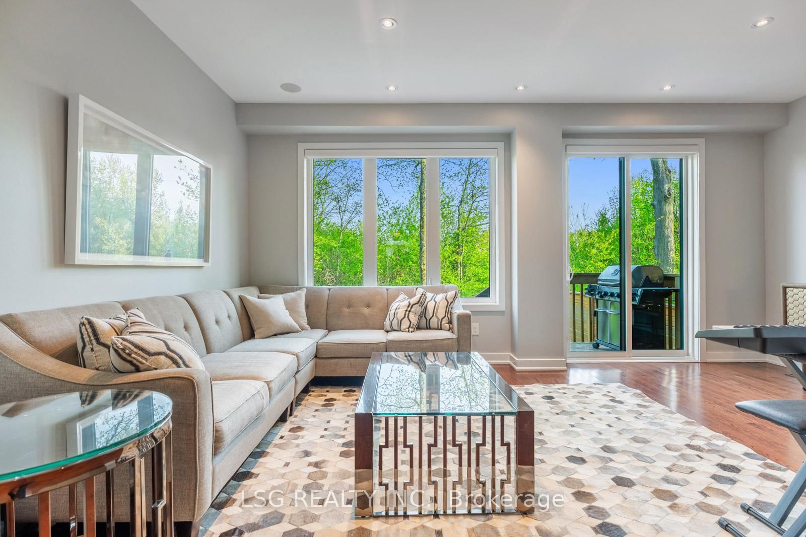 101 Dariole Drive • Richmond Hill, ON photo 10