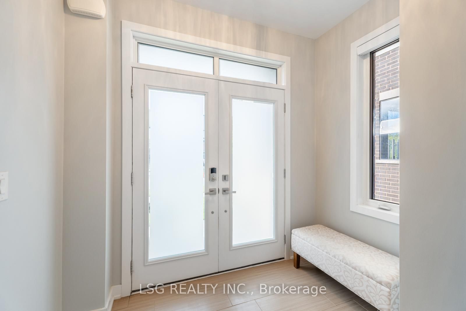 101 Dariole Drive • Richmond Hill, ON photo 3