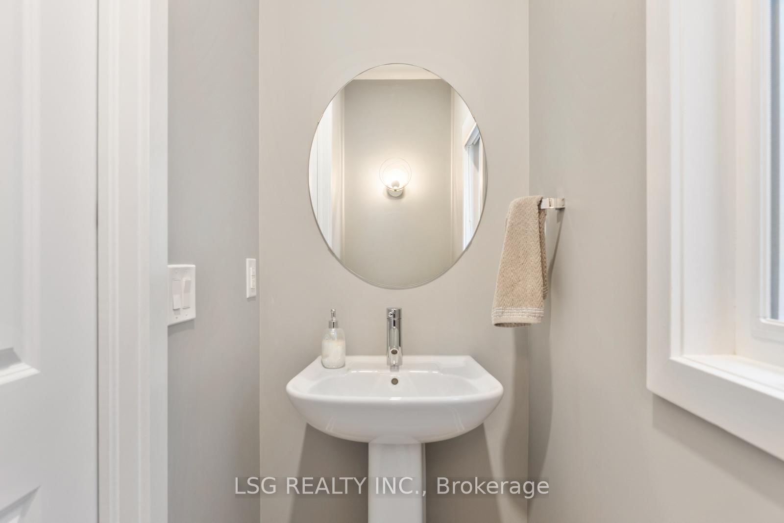 101 Dariole Drive • Richmond Hill, ON photo 5