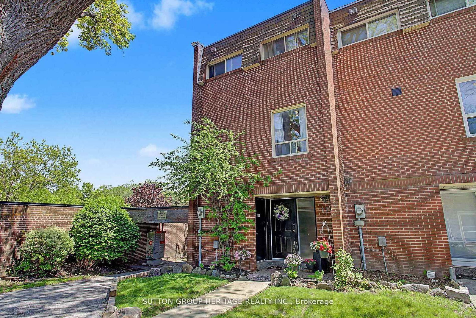 124 Wales Avenue • Markham, ON photo 1