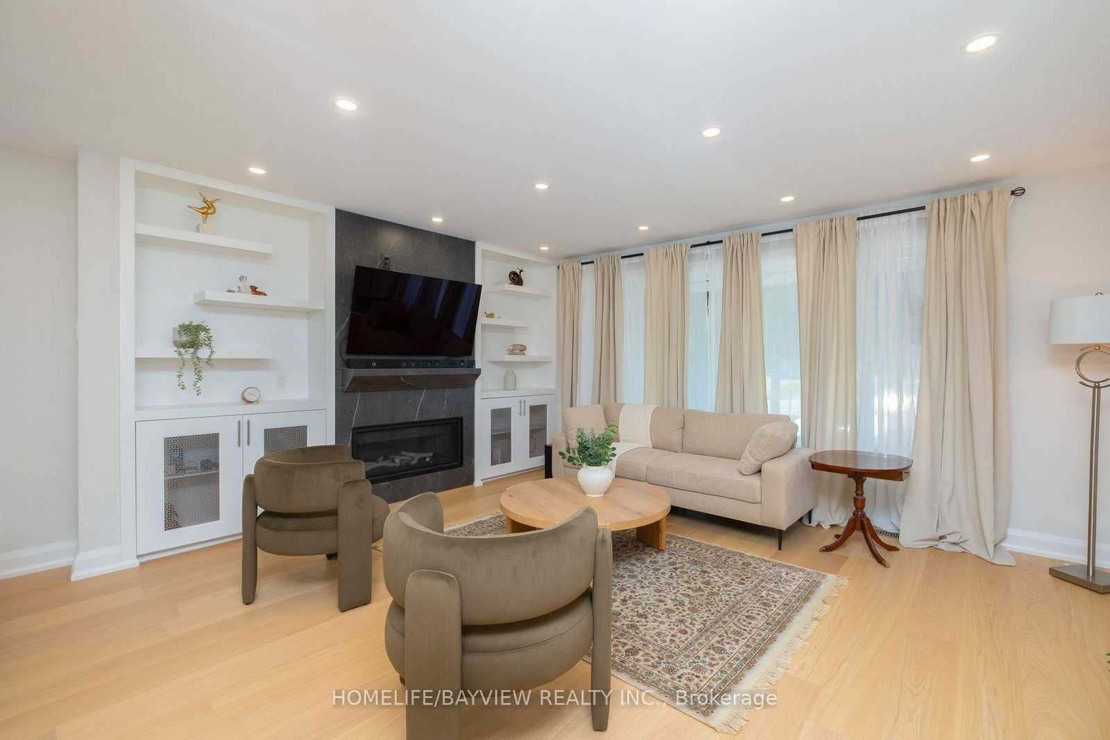 164 Steeles Avenue E • Markham, ON photo 1