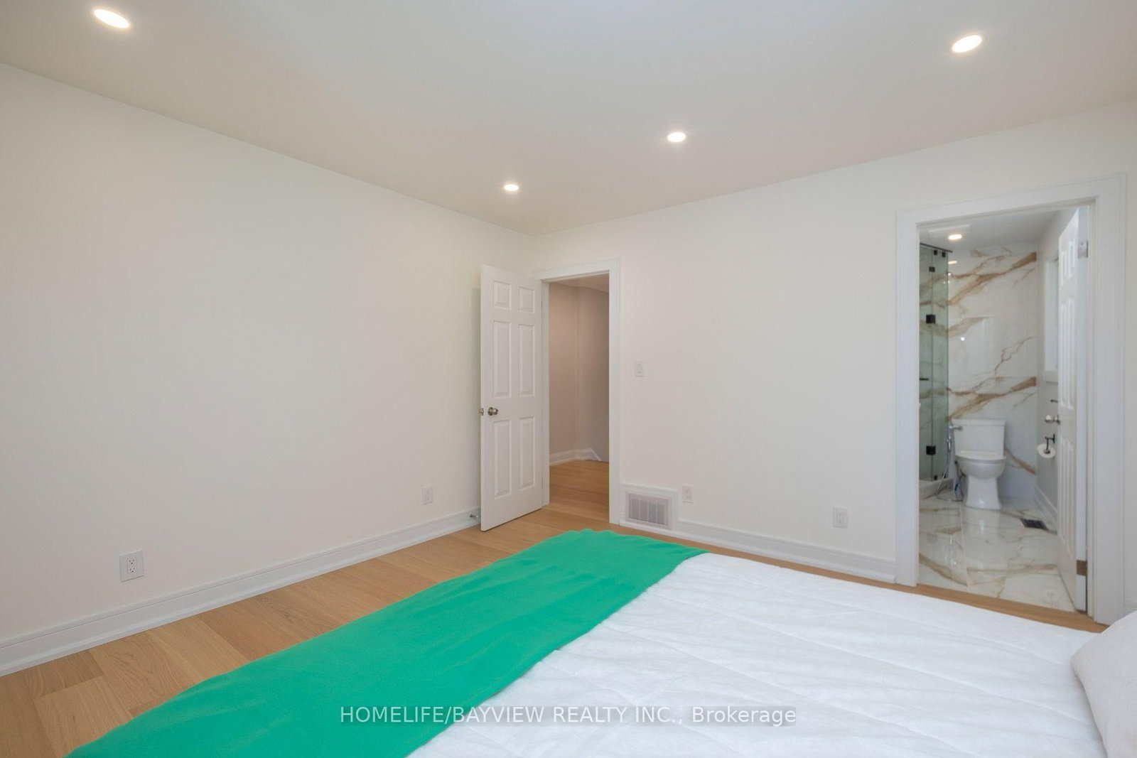 164 Steeles Avenue E • Markham, ON photo 17