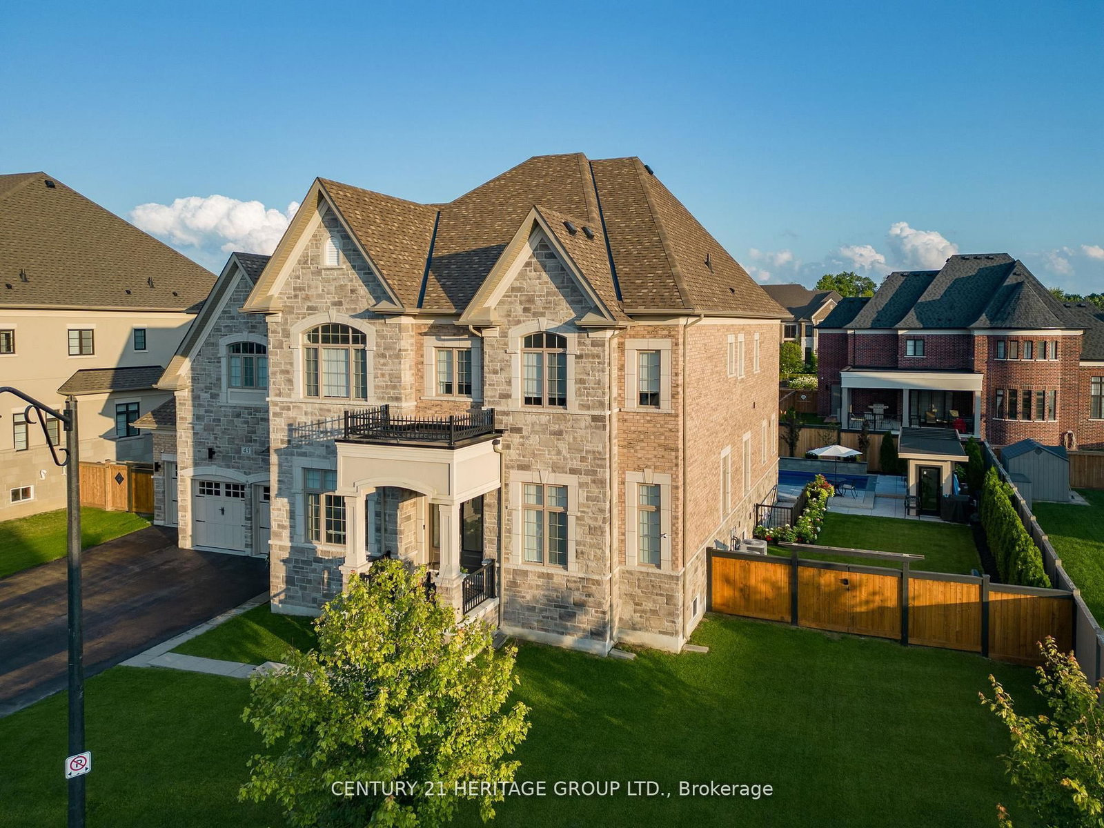 43 Sir Henry Court • King, ON photo 4