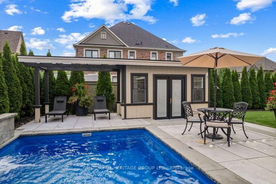 43 Sir Henry Court • King, ON photo 6
