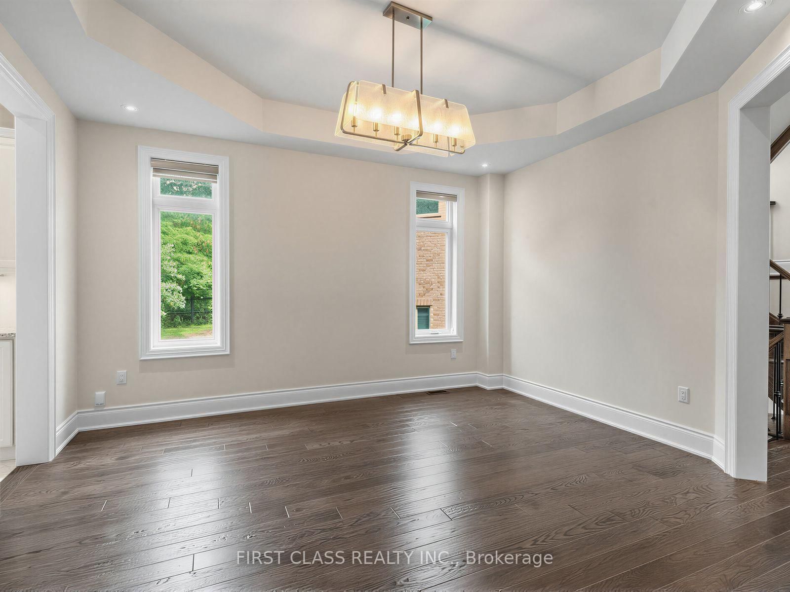 16 Macdonald Court • Richmond Hill, ON photo 10