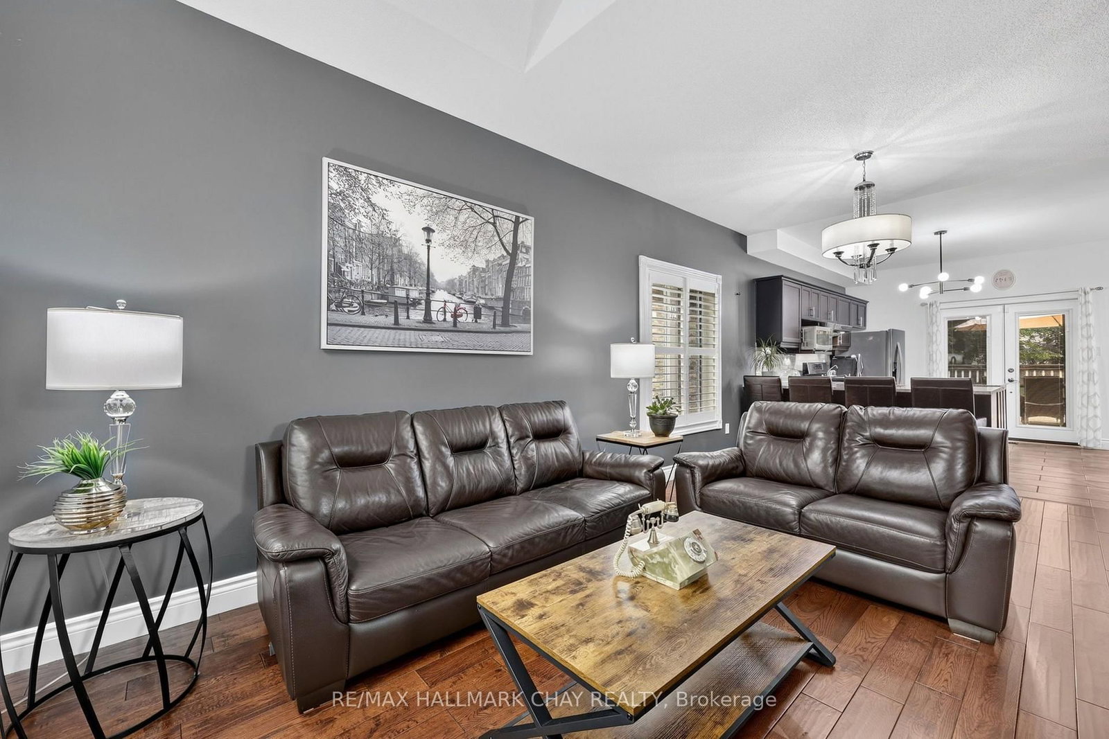 1925 Emerald Court • Innisfil, ON photo 5