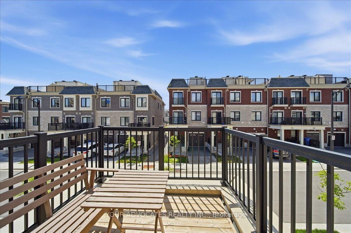 31 Nordic Lane • Whitchurch-Stouffville, ON photo 11