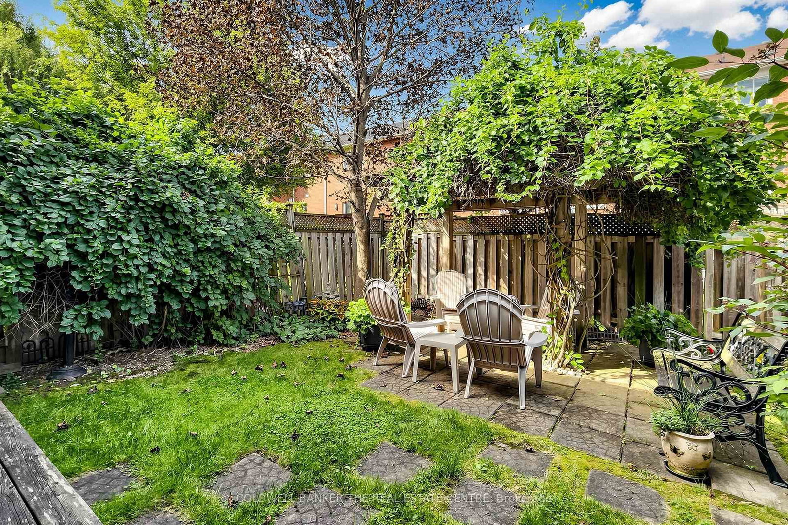 260 Flagstone Way • Newmarket, ON photo 37