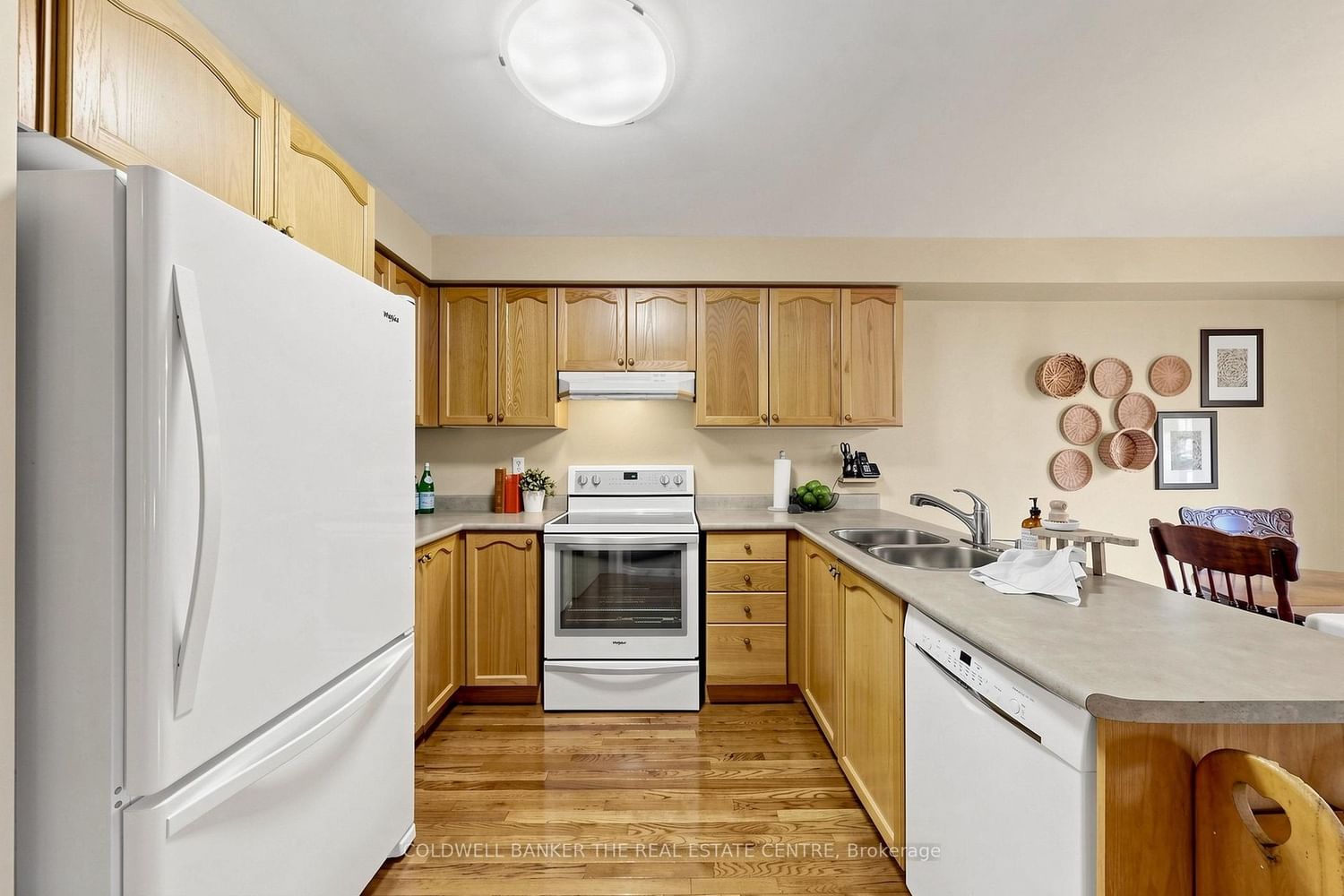260 Flagstone Way • Newmarket, ON photo 4