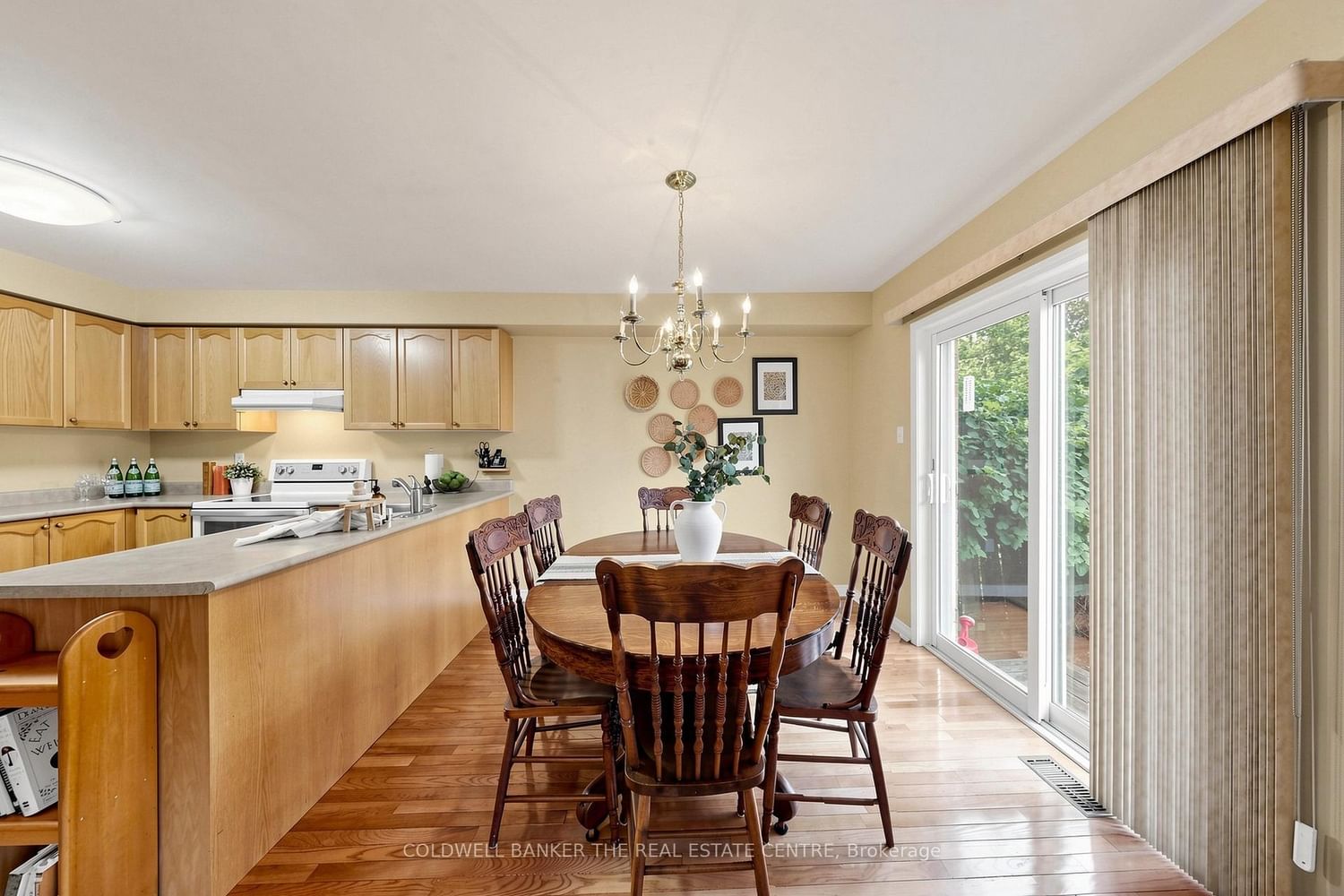 260 Flagstone Way • Newmarket, ON photo 8
