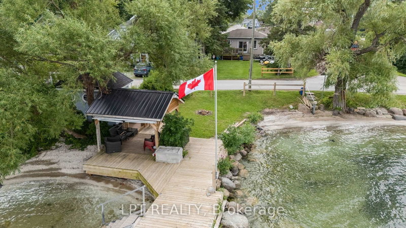 427 Lake Drive E