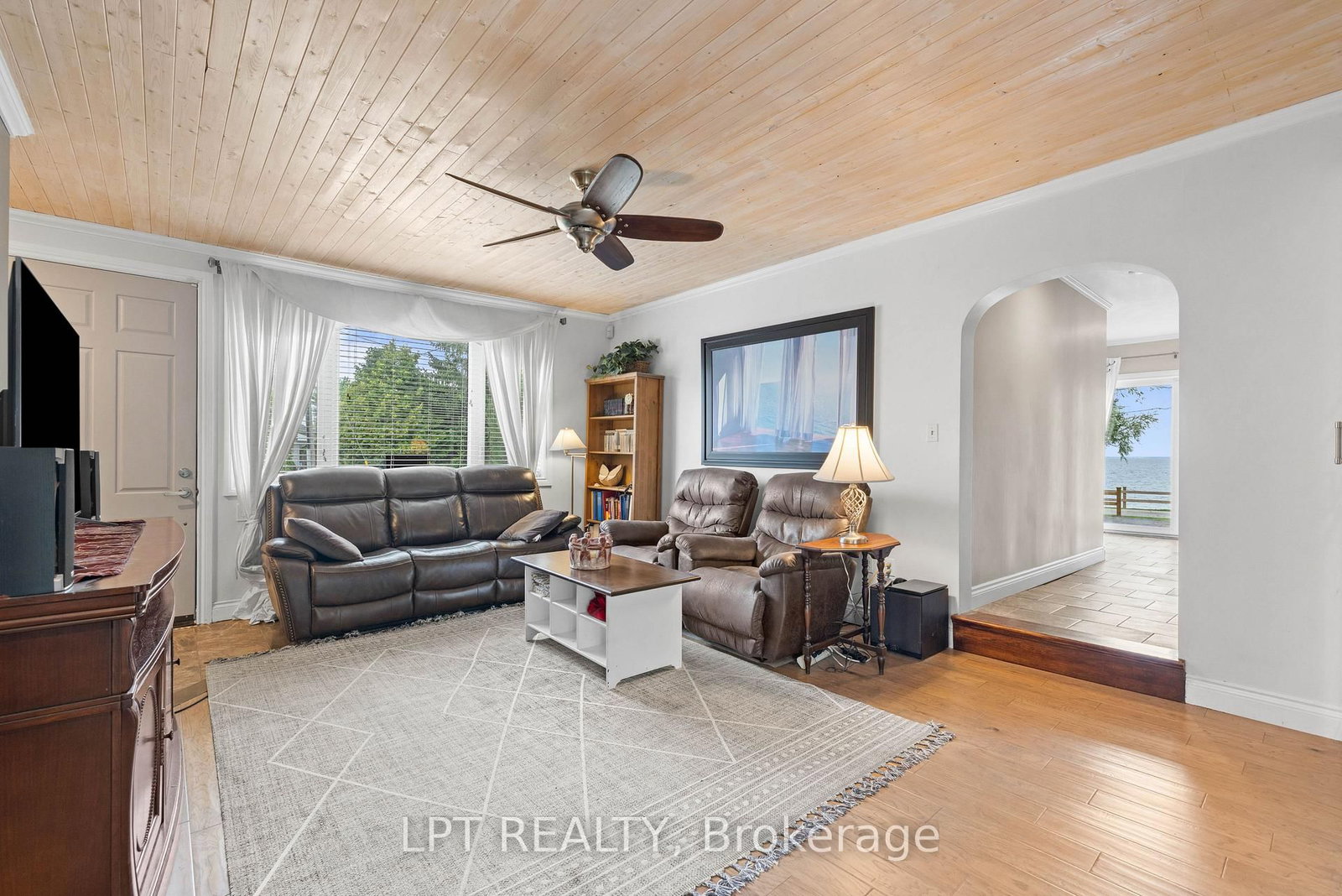 427 Lake Drive E • Georgina, ON photo 11