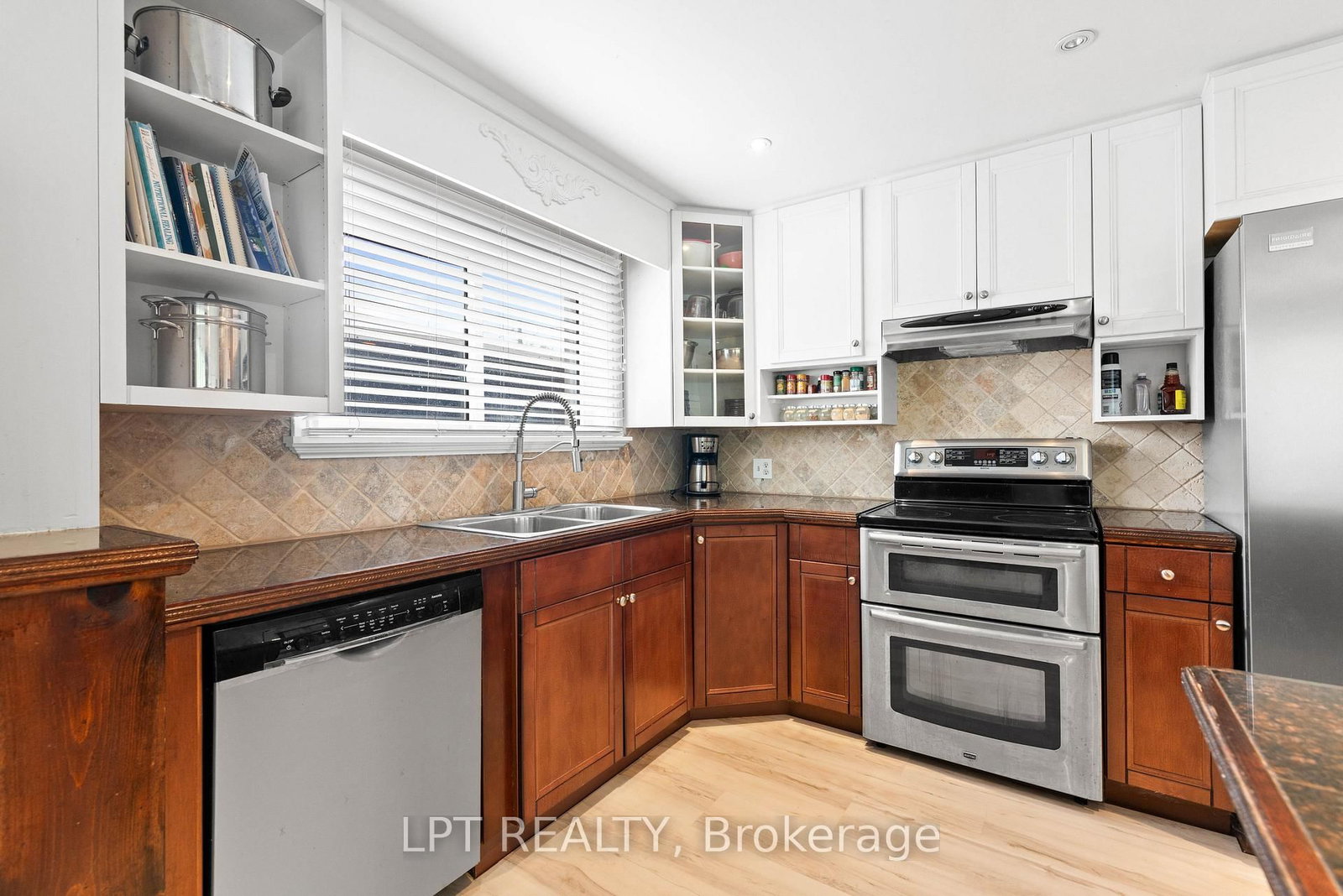 427 Lake Drive E • Georgina, ON photo 16