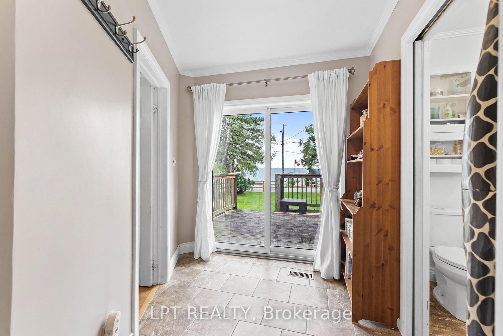 427 Lake Drive E • Georgina, ON photo 26