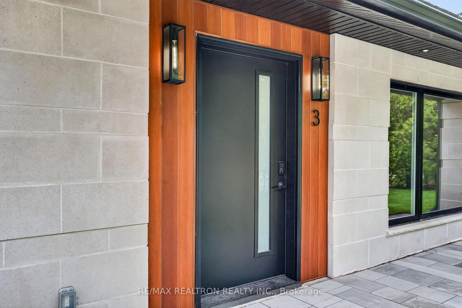 3 Reuben Street • Aurora, ON photo 6