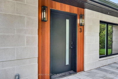 3 Reuben Street • Aurora, ON photo 6