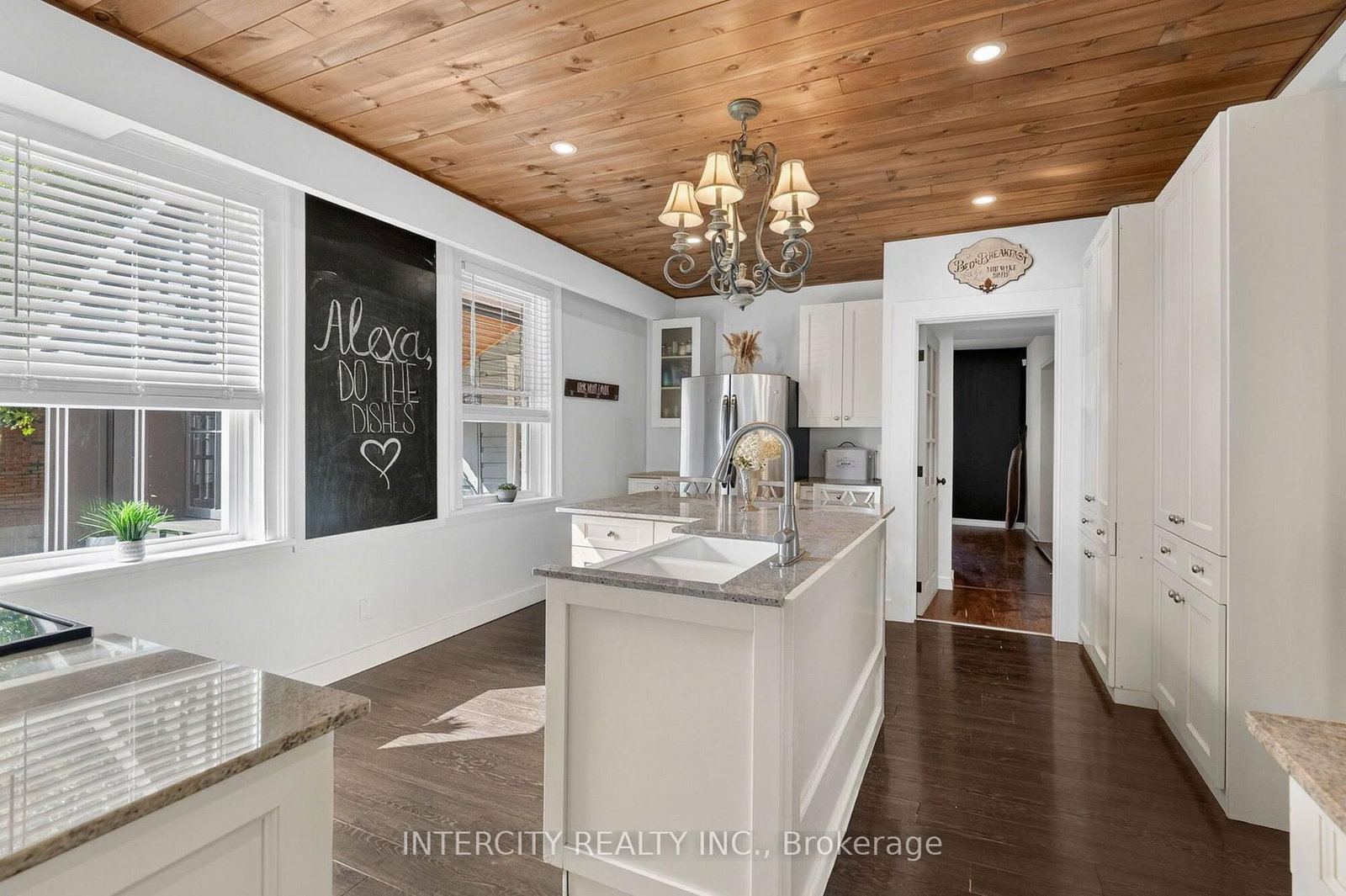 98 Essa Street • Bradford West Gwillimbury, ON photo 10