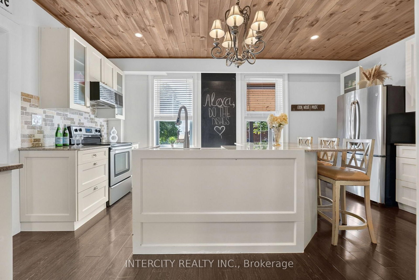 98 Essa Street • Bradford West Gwillimbury, ON photo 11