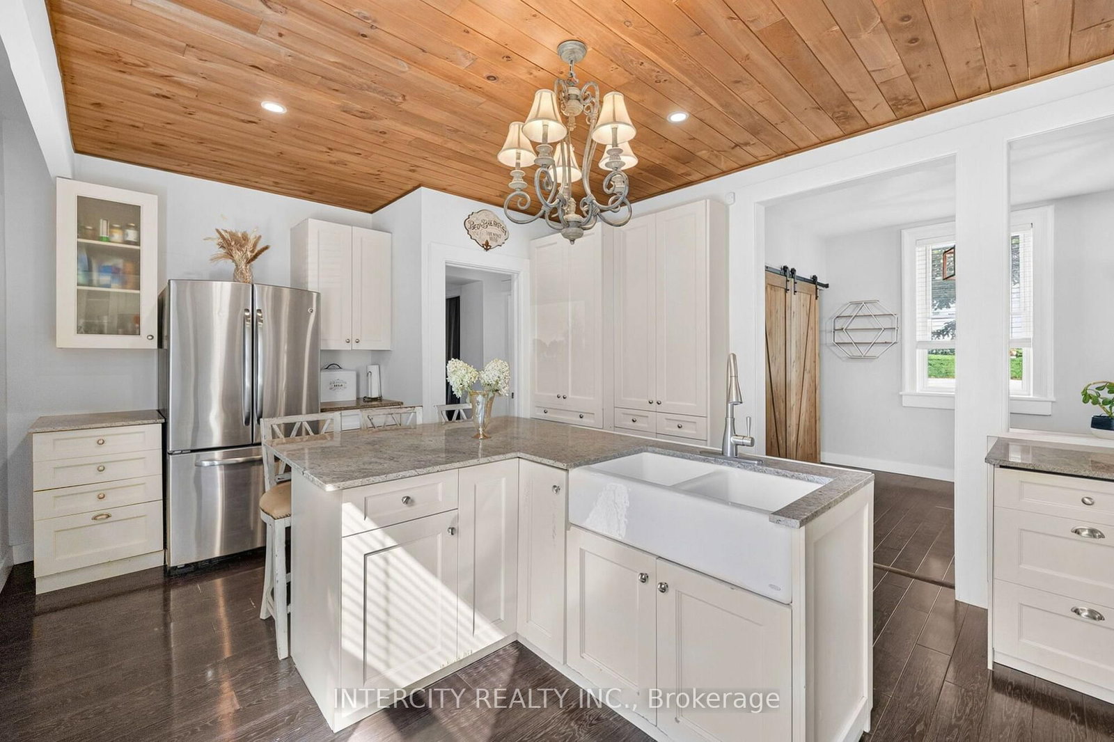 98 Essa Street • Bradford West Gwillimbury, ON photo 12