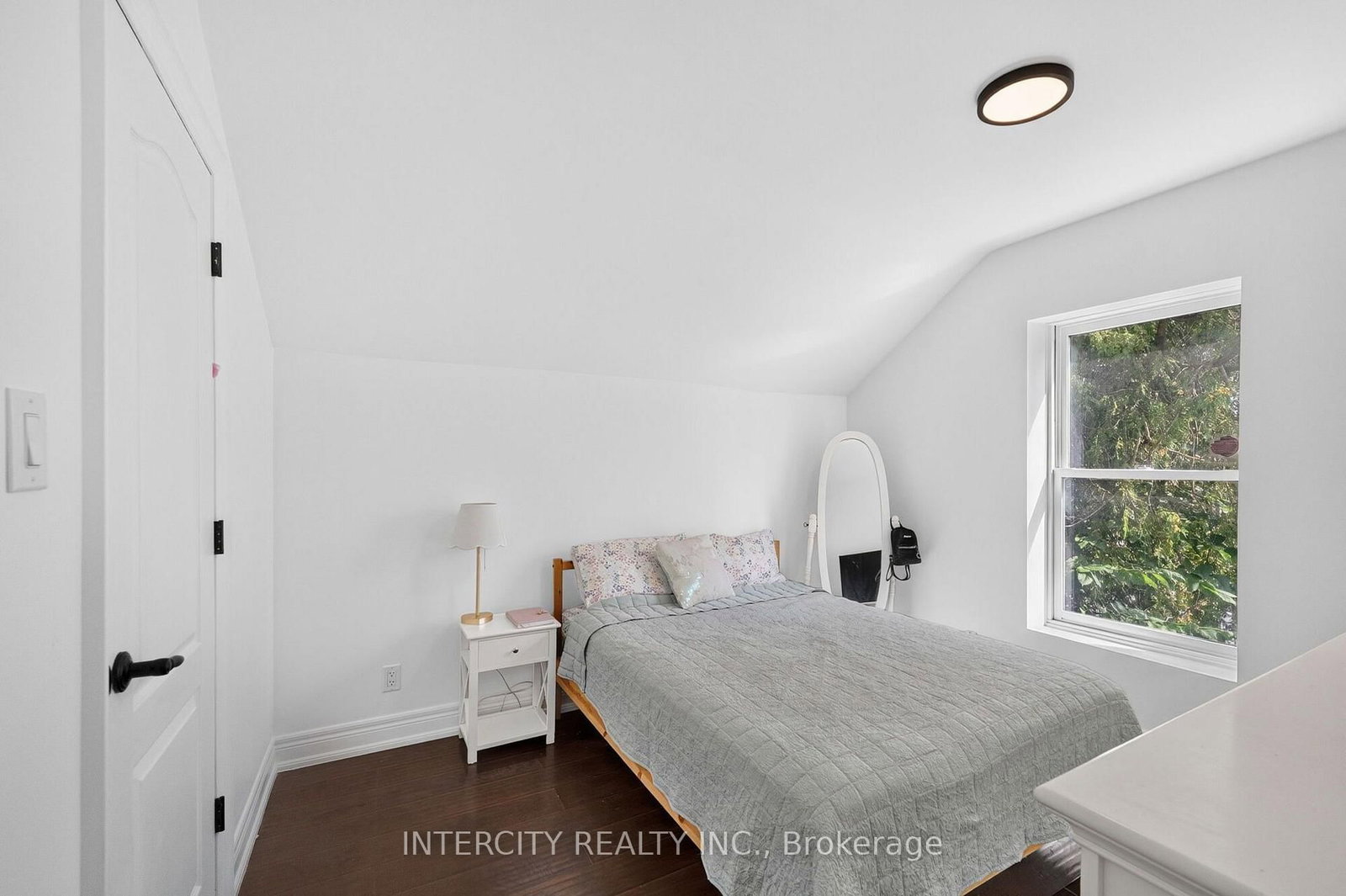 98 Essa Street • Bradford West Gwillimbury, ON photo 28