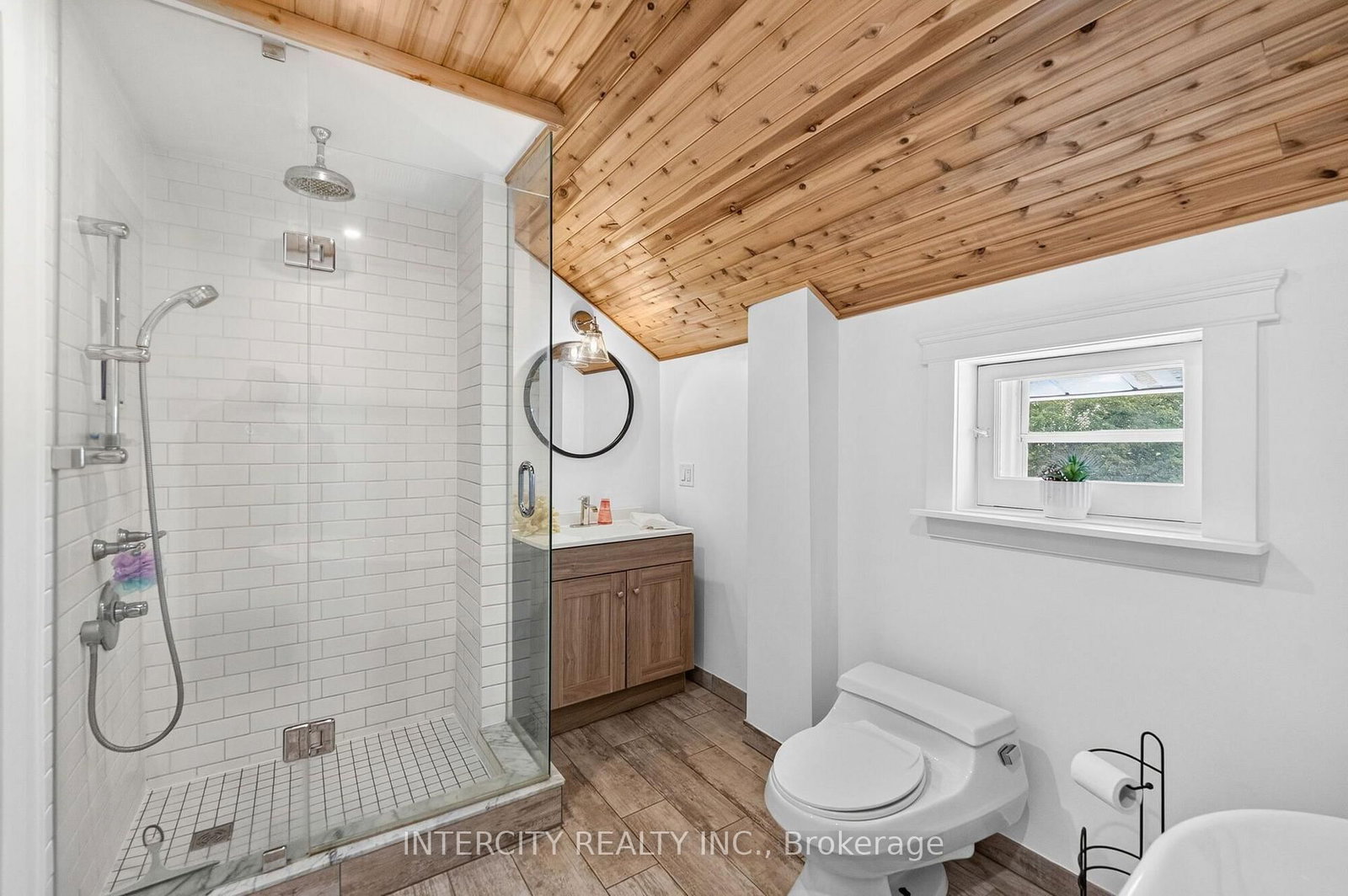 98 Essa Street • Bradford West Gwillimbury, ON photo 32
