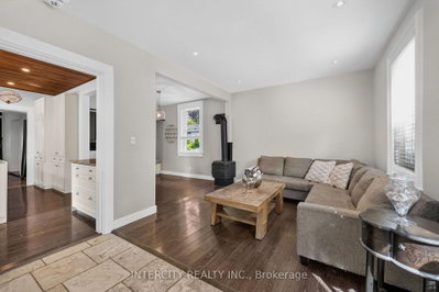98 Essa Street • Bradford West Gwillimbury, ON photo 6