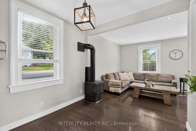 98 Essa Street • Bradford West Gwillimbury, ON photo 8