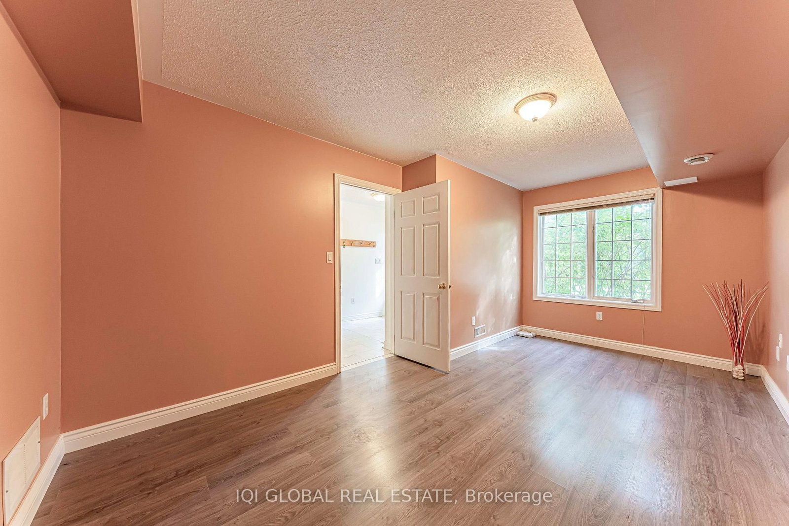 30 Pond Drive • Markham, ON photo 8