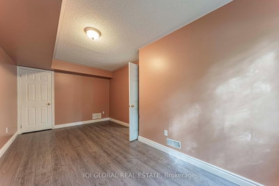 30 Pond Drive • Markham, ON photo 9