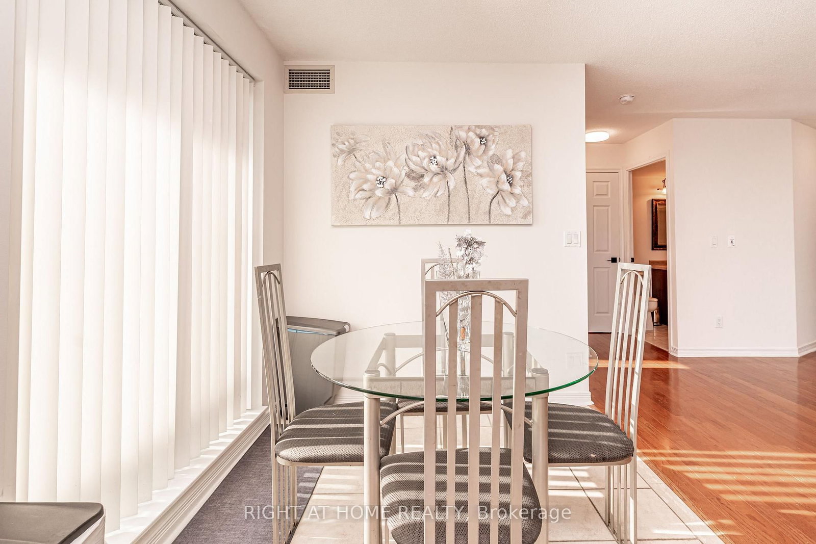 23 Oneida Crescent • #1010 • Richmond Hill, ON photo 20