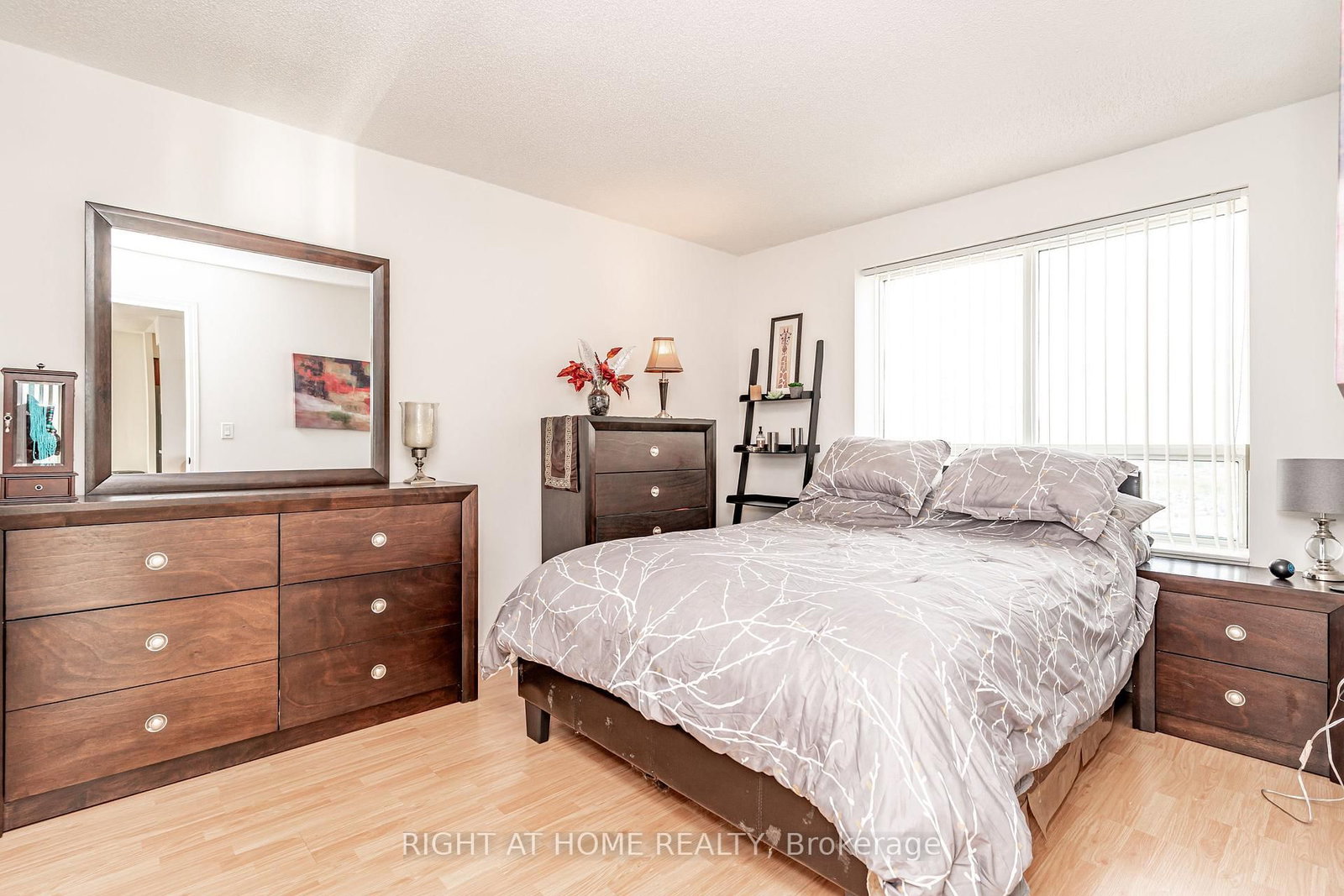 23 Oneida Crescent • #1010 • Richmond Hill, ON photo 26