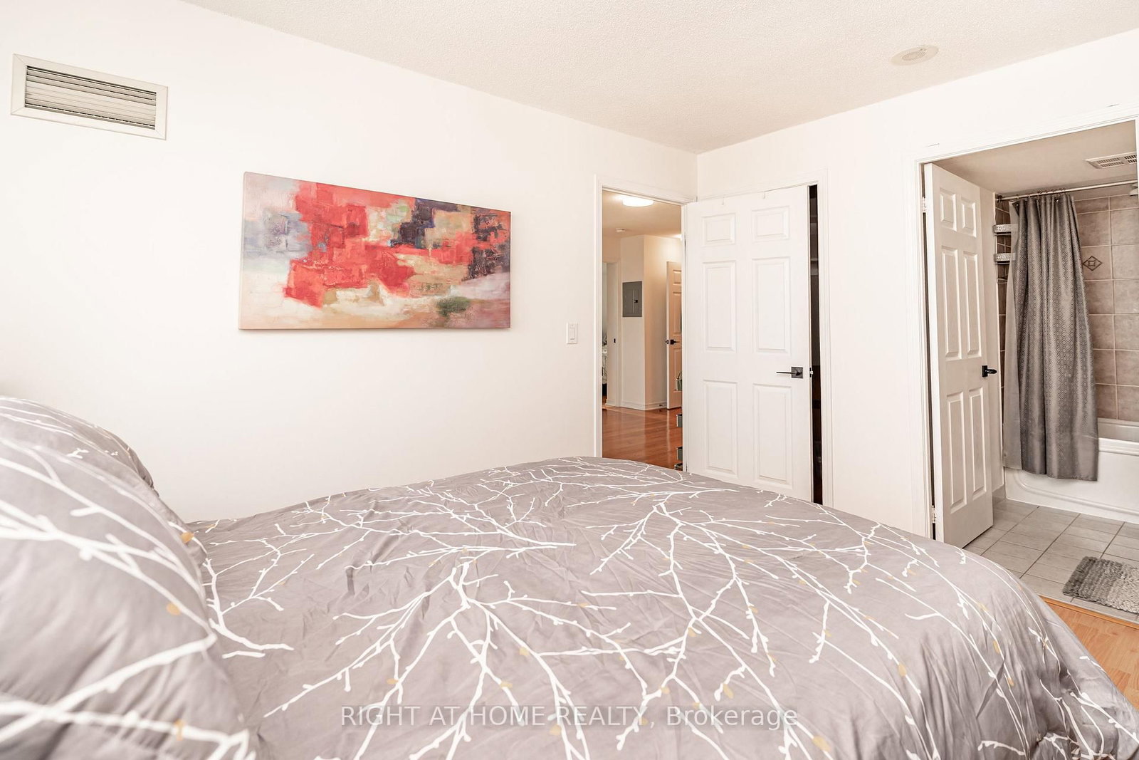 23 Oneida Crescent • #1010 • Richmond Hill, ON photo 28