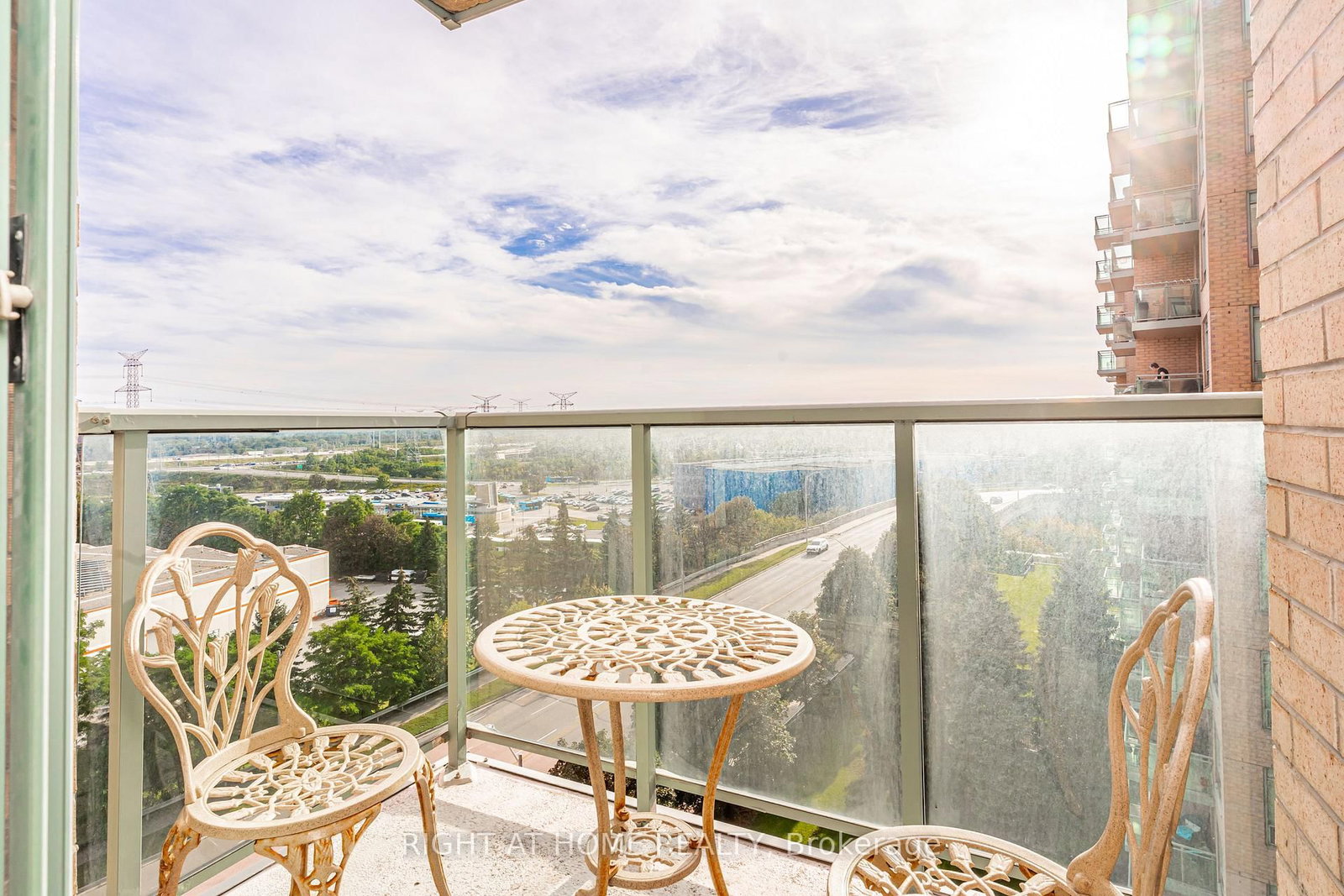 23 Oneida Crescent • #1010 • Richmond Hill, ON photo 30