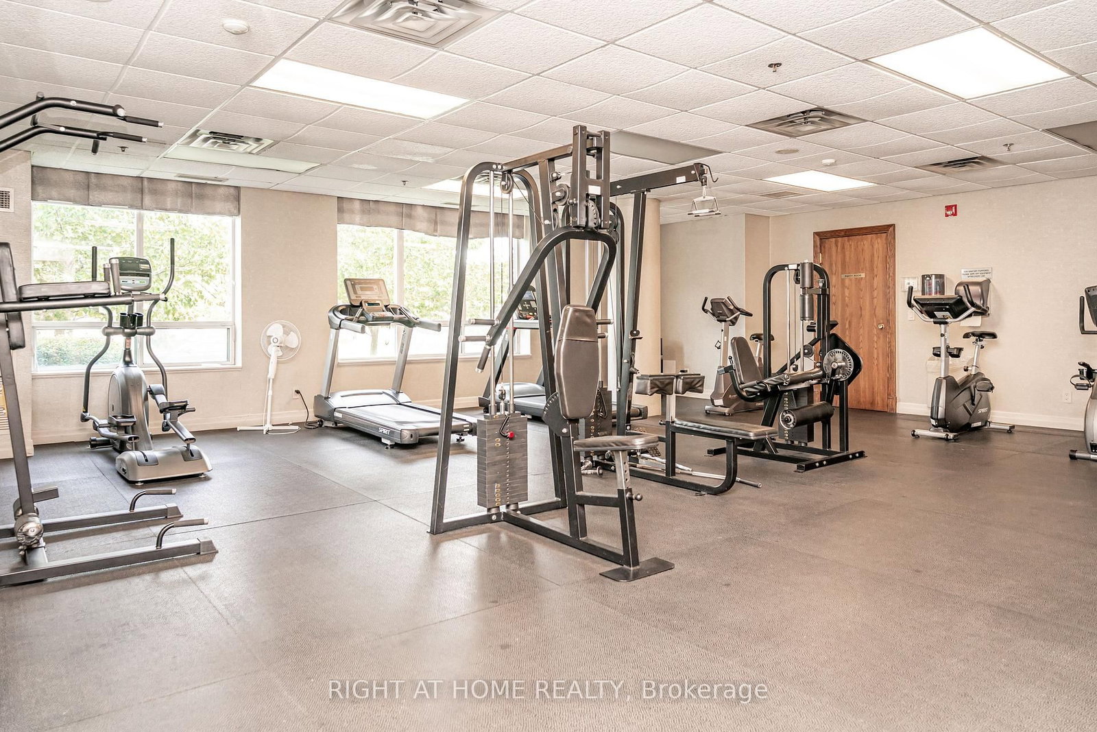 23 Oneida Crescent • #1010 • Richmond Hill, ON photo 32