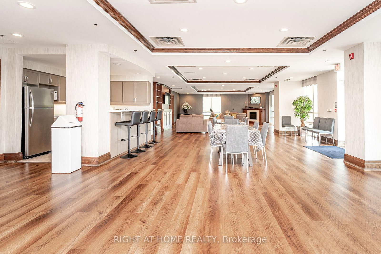 23 Oneida Crescent • #1010 • Richmond Hill, ON photo 34