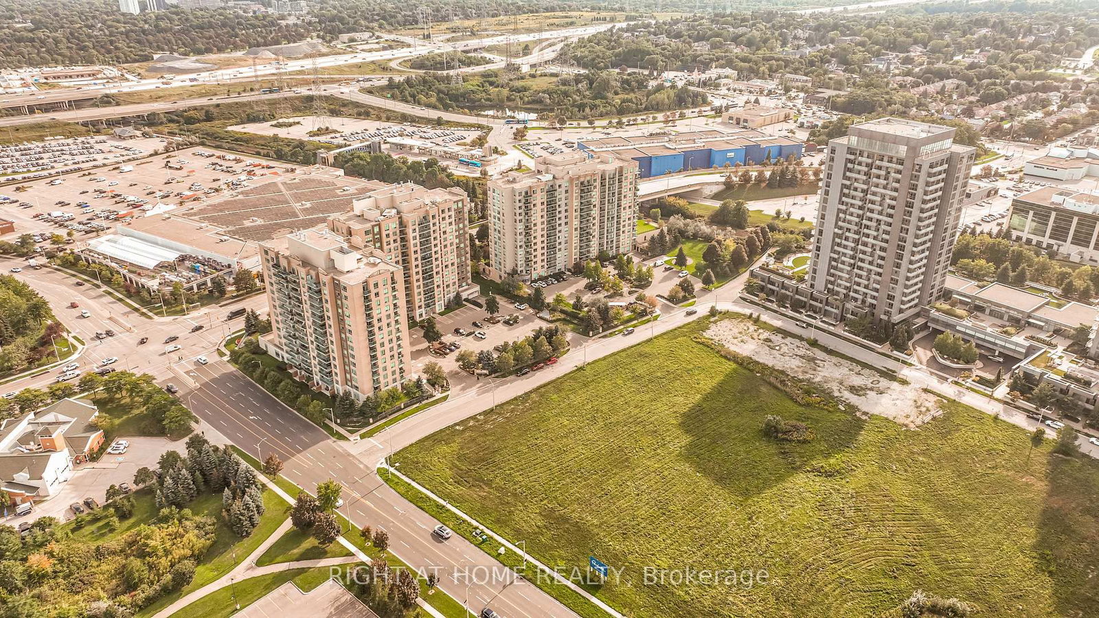 23 Oneida Crescent • #1010 • Richmond Hill, ON photo 41