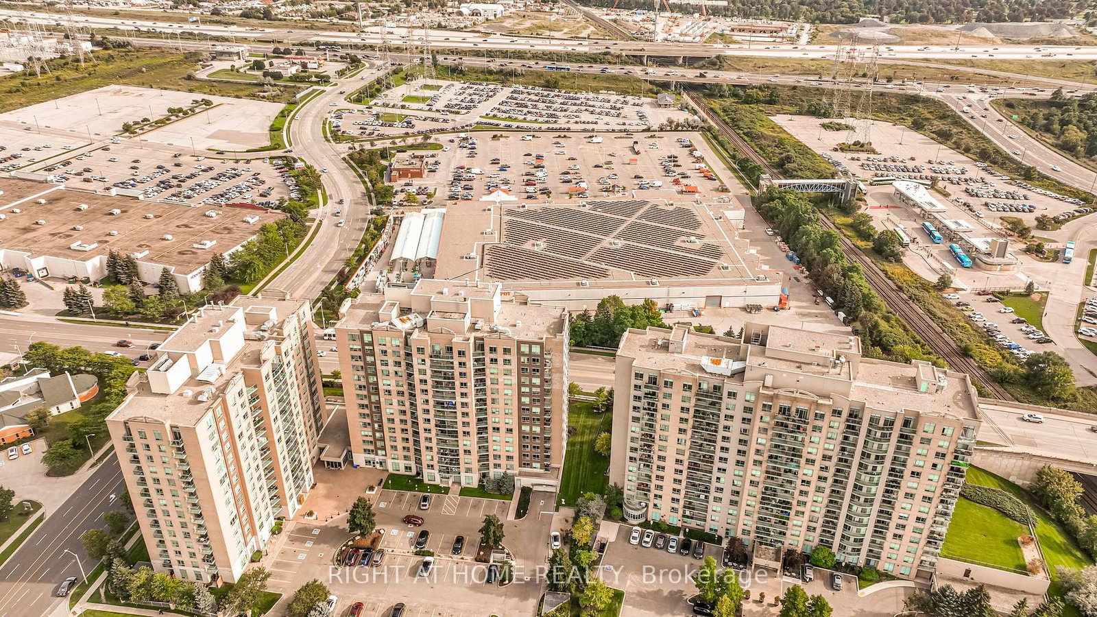 23 Oneida Crescent • #1010 • Richmond Hill, ON photo 43