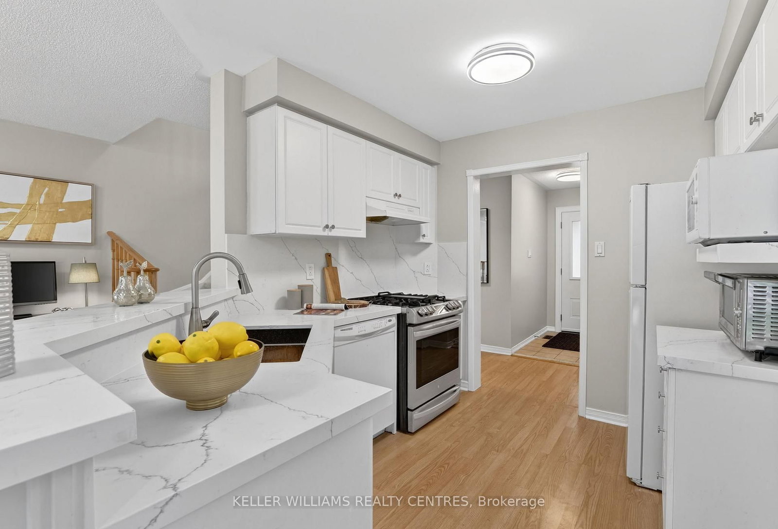 120 Woodroof Crescent • Aurora, ON photo 10