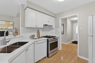 120 Woodroof Crescent • Aurora, ON photo 9