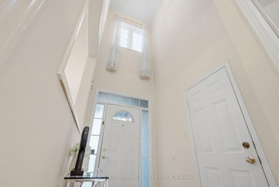 42 Chasser Drive • Markham, ON photo 4