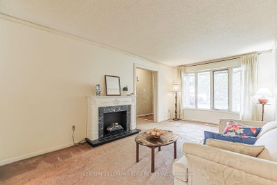 14 Buchanan Drive • Markham, ON photo 9