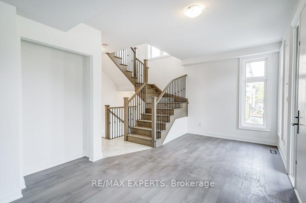 14A Mccachen Street • Richmond Hill, ON photo 4