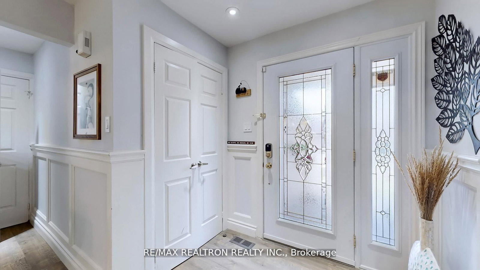 200 Mccaffrey Road • Newmarket, ON photo 2